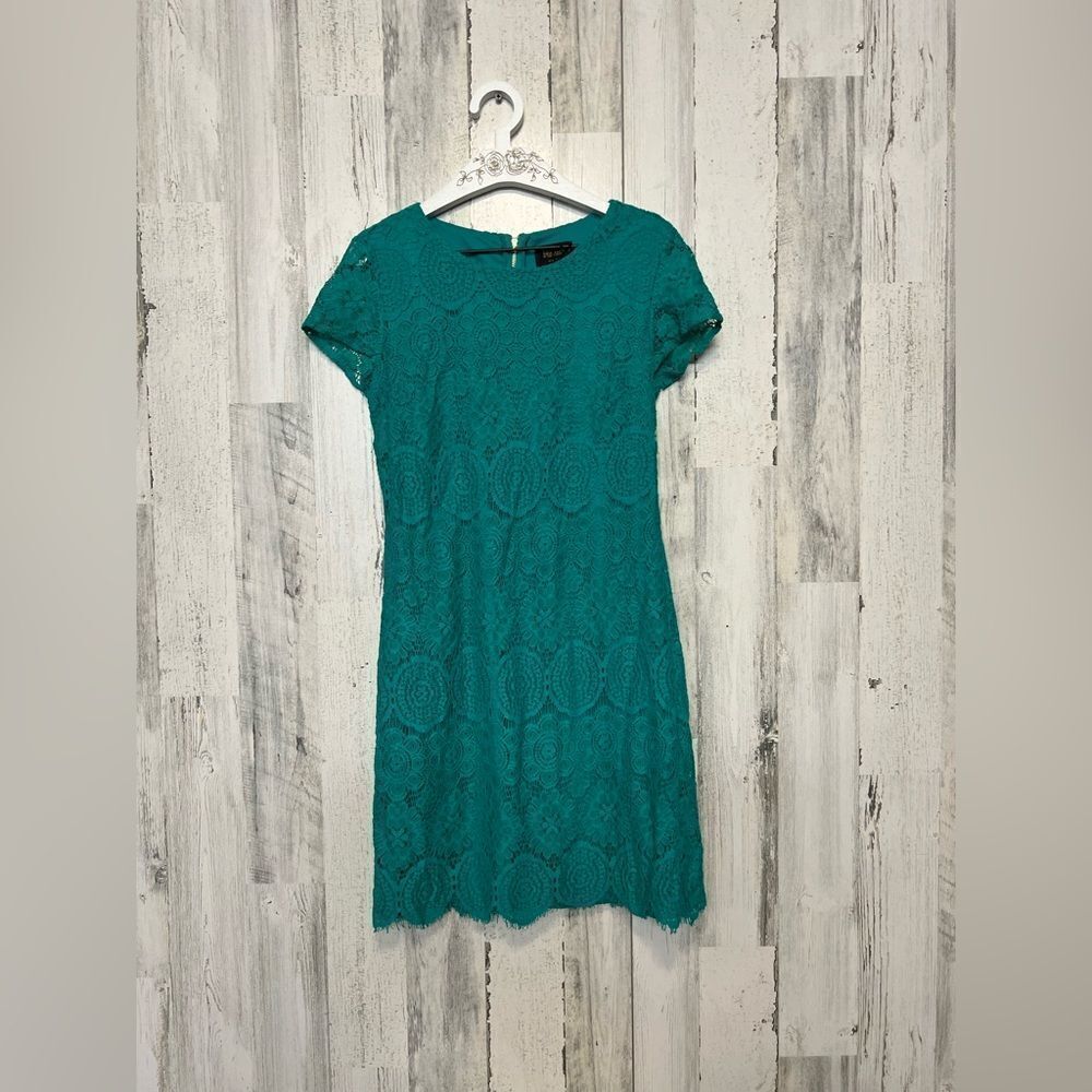 Laundry by Shelli Segal laced green dress